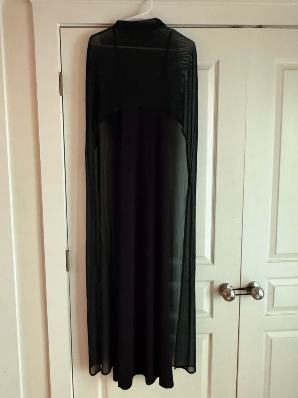 ASOS DESIGN exaggerated cape maxi dress in black - Picture 4 of 6